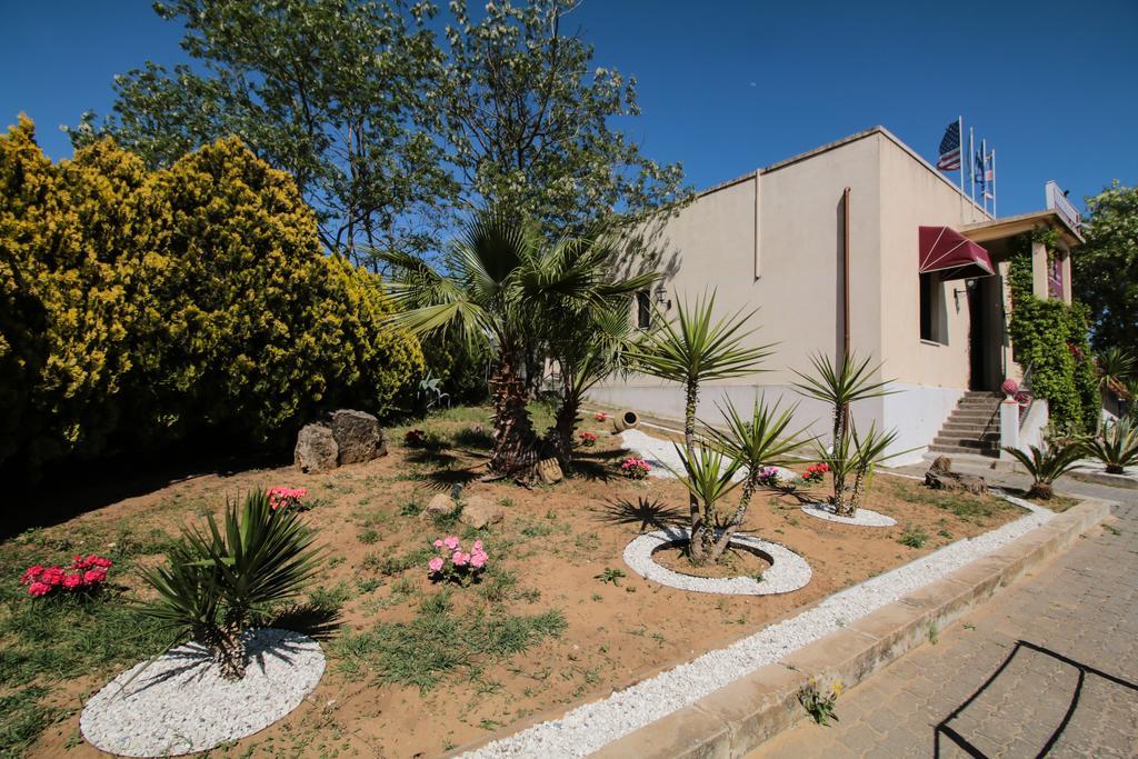 Agriturist Soleluna Caltagirone Buitenkant foto